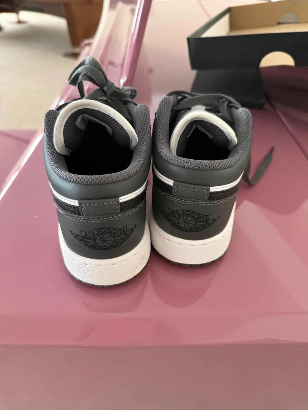 Jordan Kids Low-Top Sneakers in White and Gray